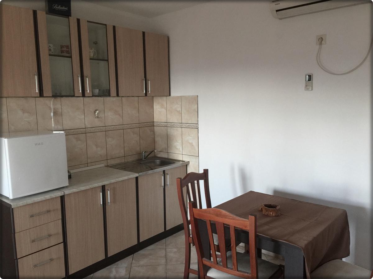 Apartmani Labovic Будва Екстер'єр фото